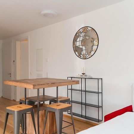 Luxurious Apartment With Big Balcony Near City Center Wien Eksteriør bilde