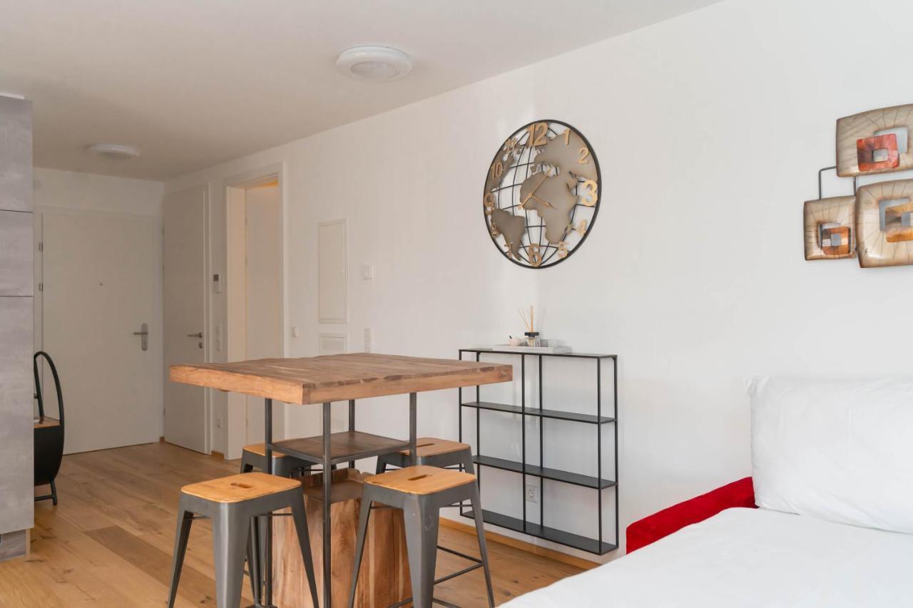 Luxurious Apartment With Big Balcony Near City Center Wien Eksteriør bilde