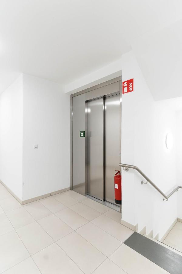 Luxurious Apartment With Big Balcony Near City Center Wien Eksteriør bilde
