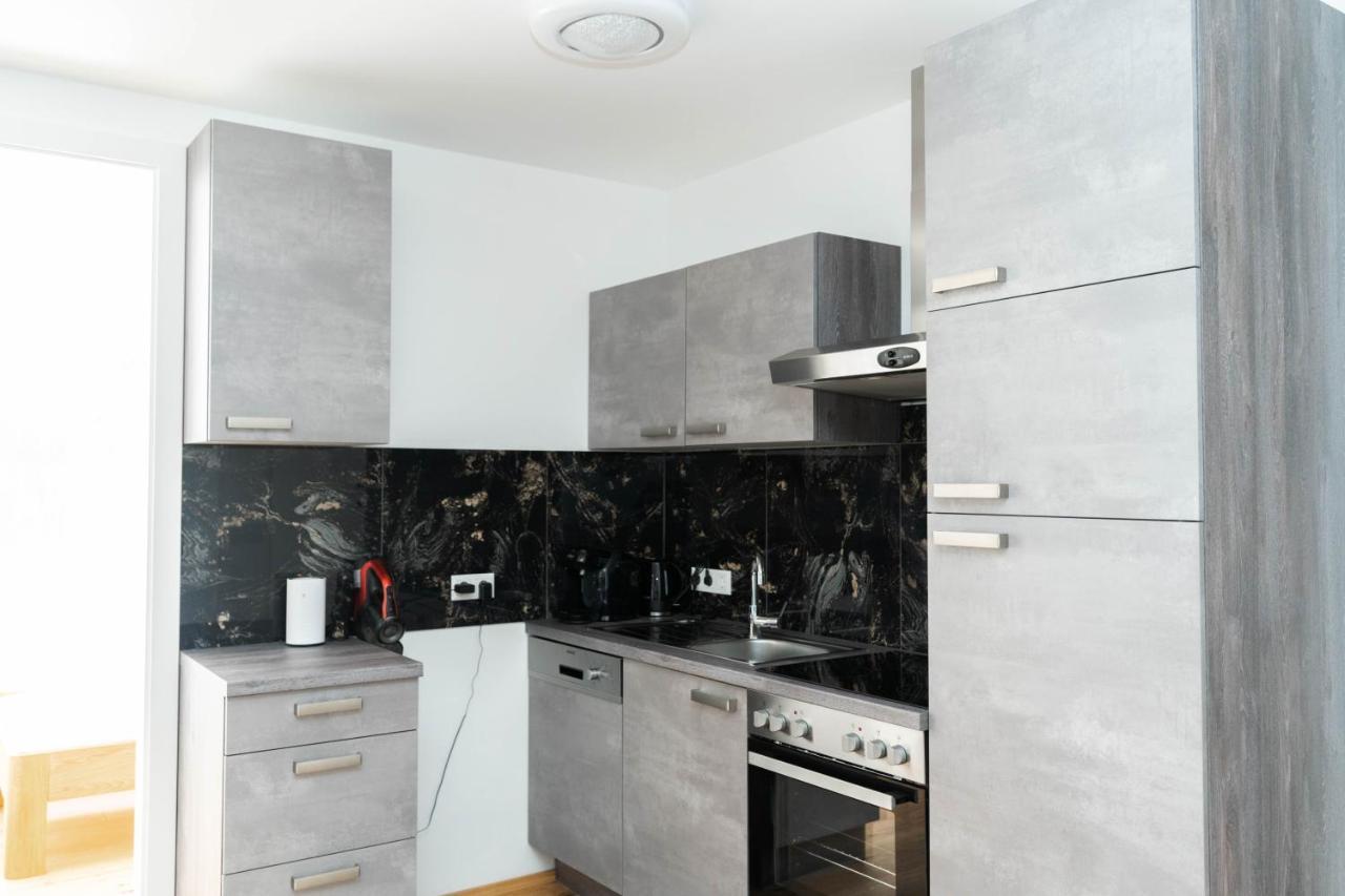 Luxurious Apartment With Big Balcony Near City Center Wien Eksteriør bilde